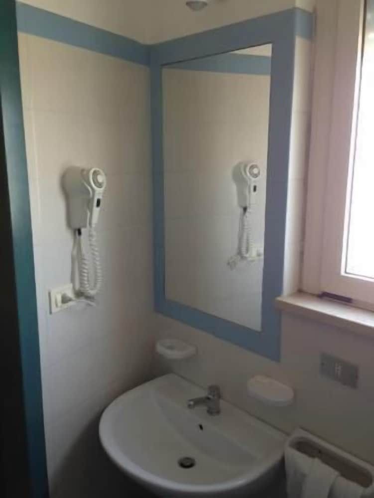 Hotel Rizieri Standard Room, Sea View 3