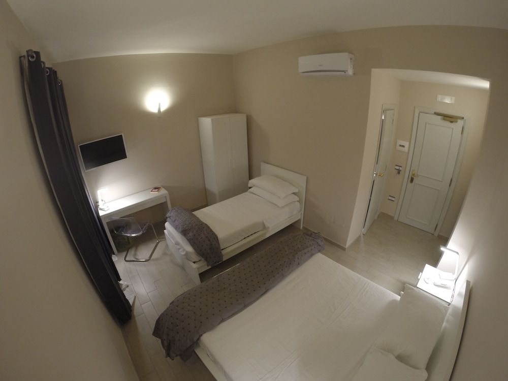 undefined Up Hotel 5