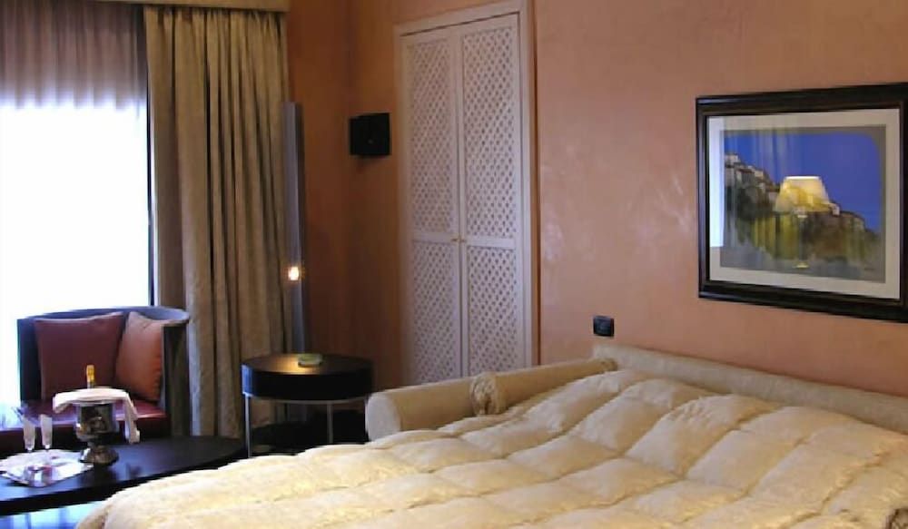 undefined Colosseo Studio Suites 4