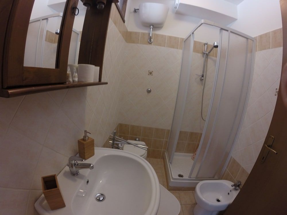 I Cardinali Triple Room 5