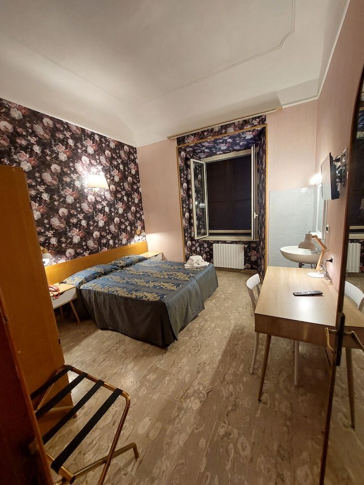 Hotel Demetra Capitolina Double or Twin Room, External Shared Bathroom 2