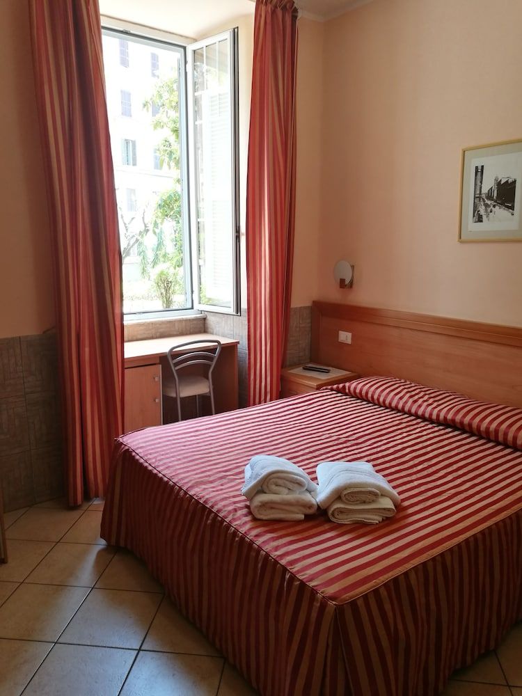 Palma Residences In Rome Basic Double or Twin Room, 1 Double or 2 Twin Beds 8