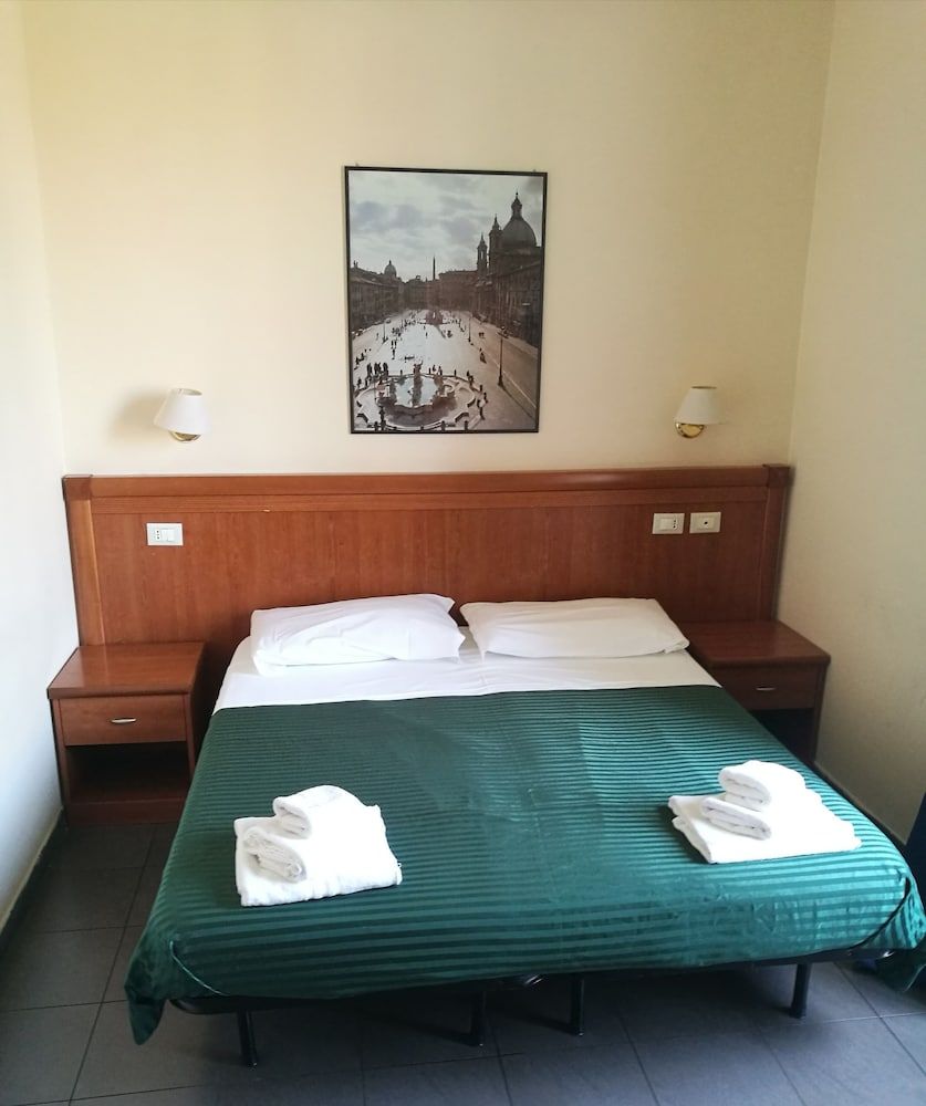 Palma Residences In Rome Basic Double or Twin Room, 1 Double or 2 Twin Beds 3