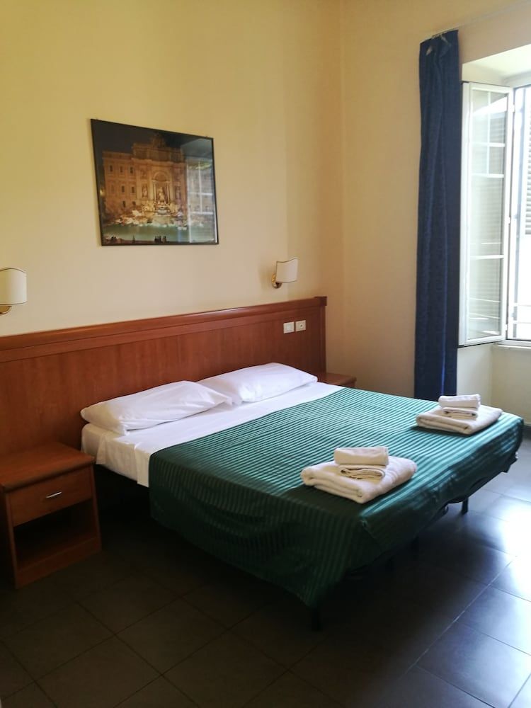 Palma Residences In Rome Basic Double or Twin Room, 1 Double or 2 Twin Beds 4
