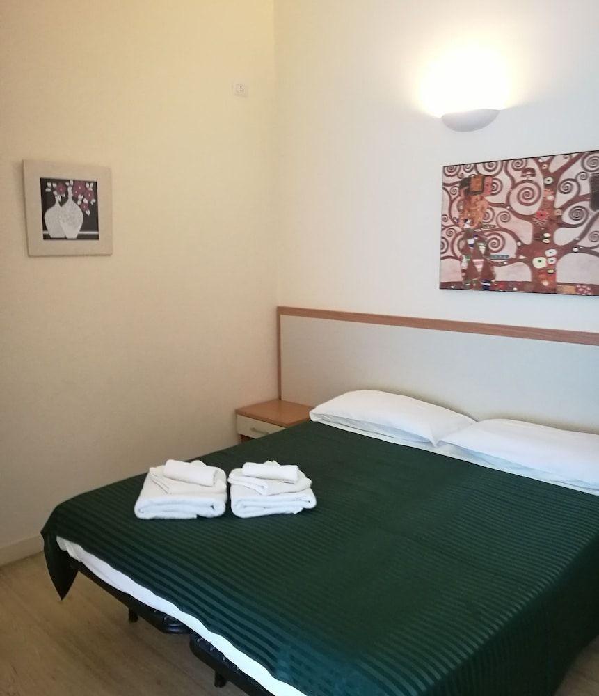 Palma Residences In Rome Basic Double or Twin Room, 1 Double or 2 Twin Beds 6