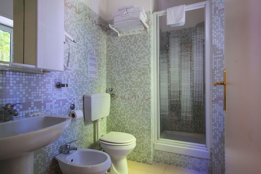 Sole e Luna Bed & Breakfast Triple Room, Private Bathroom 7