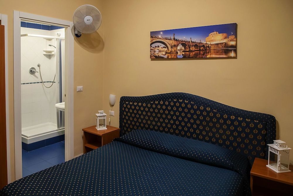 Sole e Luna Bed & Breakfast Double Room, Private Bathroom 5