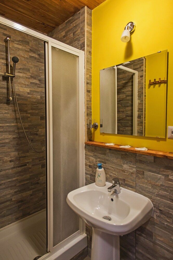 Sole e Luna Bed & Breakfast Triple Room, Private Bathroom 8