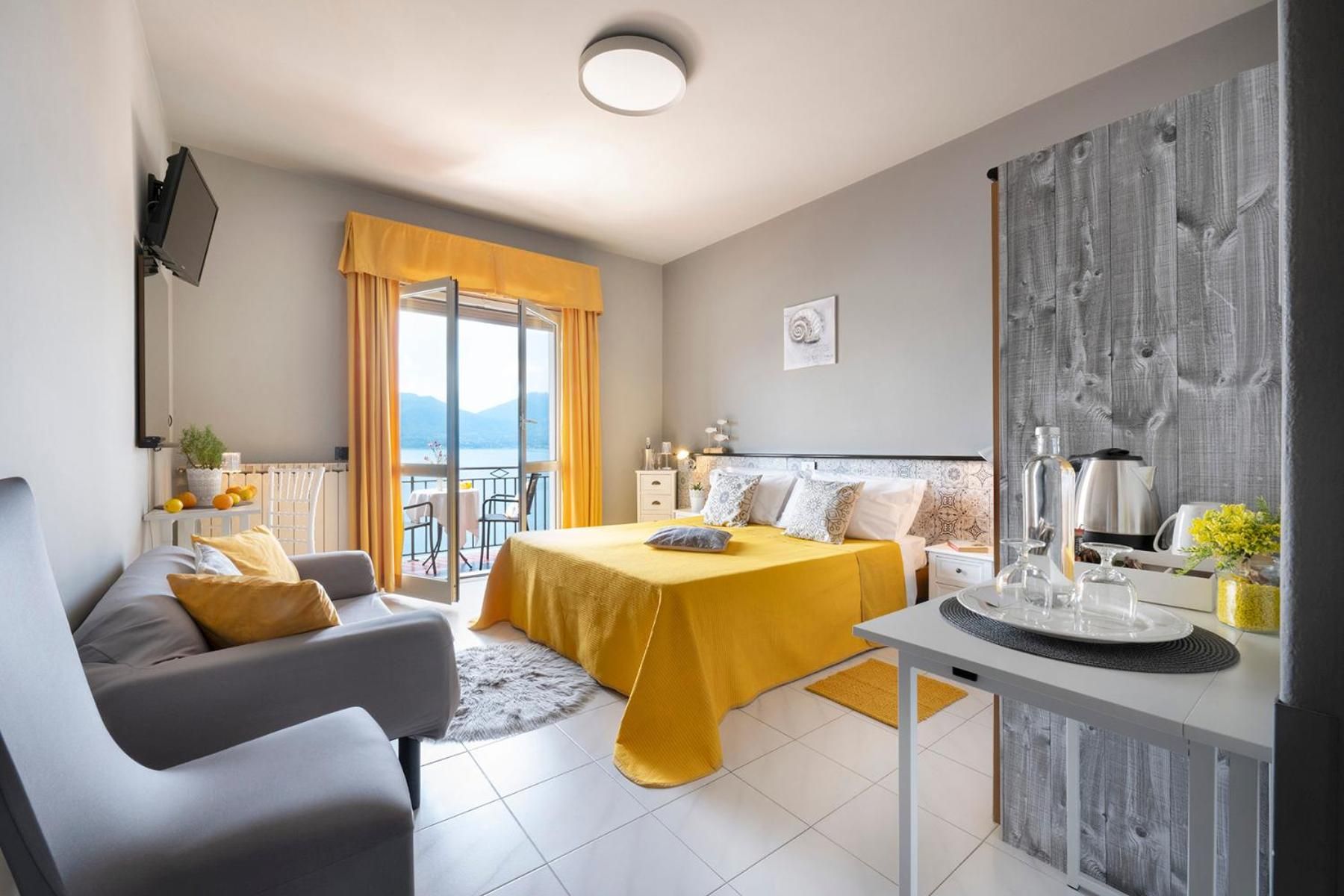 Triple Room with Lake View