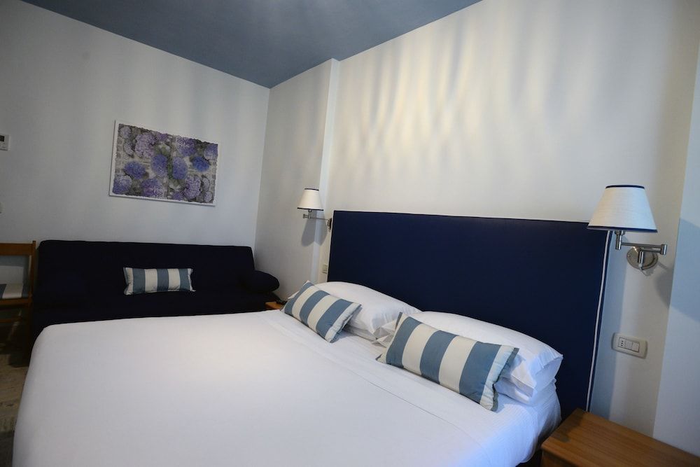 Camera familiare con letto alla francese