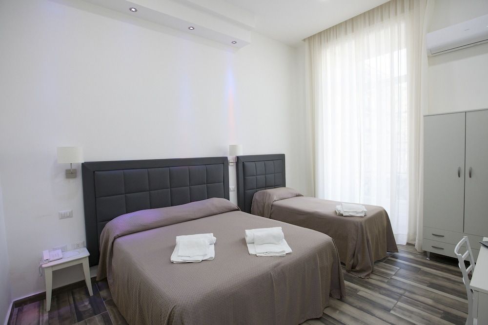 undefined Napoli Garibaldi Square 5