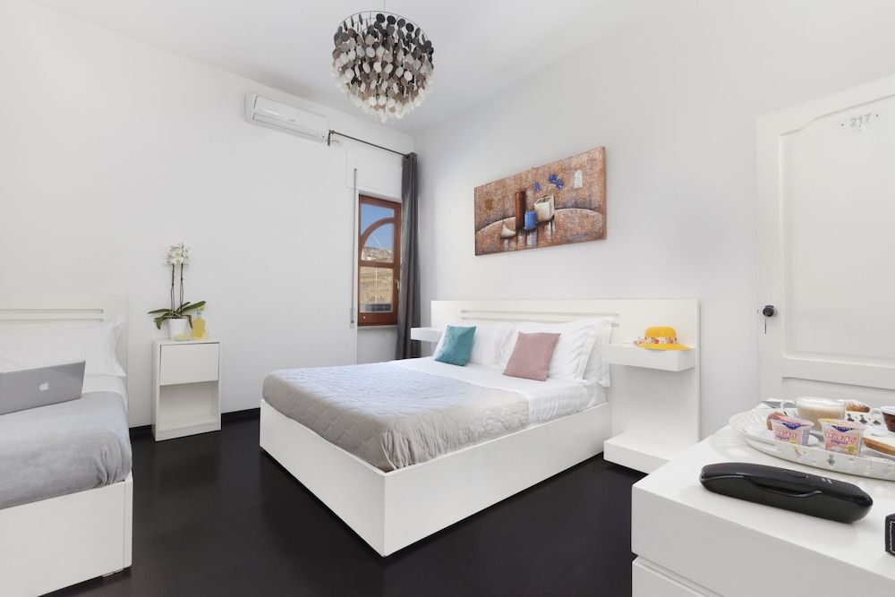 Hotel Herculaneum Standard Triple Room