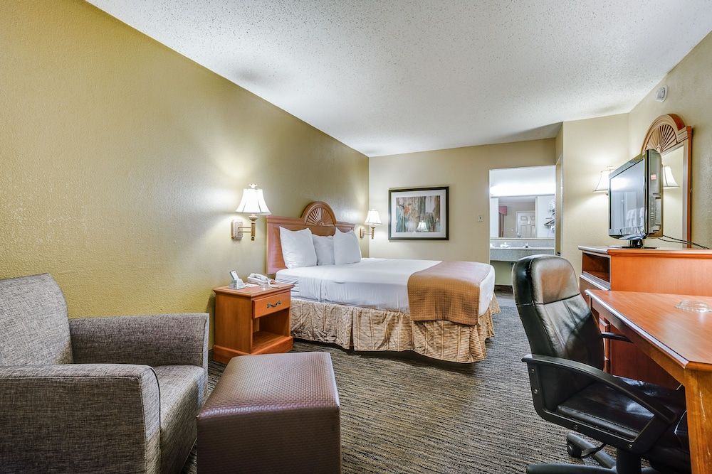 Standard Room, 1 King Bed, Smoking