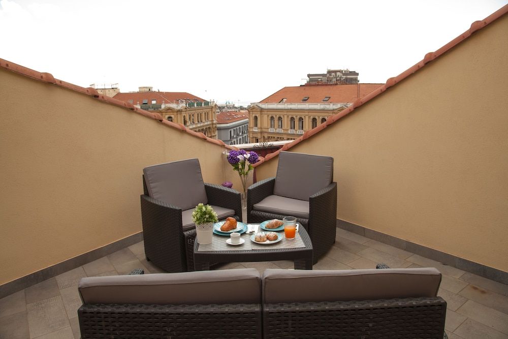 undefined CAESAR b&b NAPOLI 10