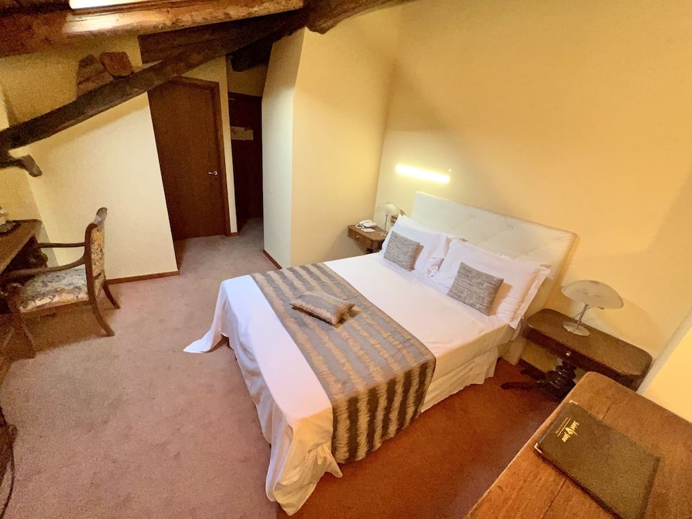 undefined Albergo Le Due Corti