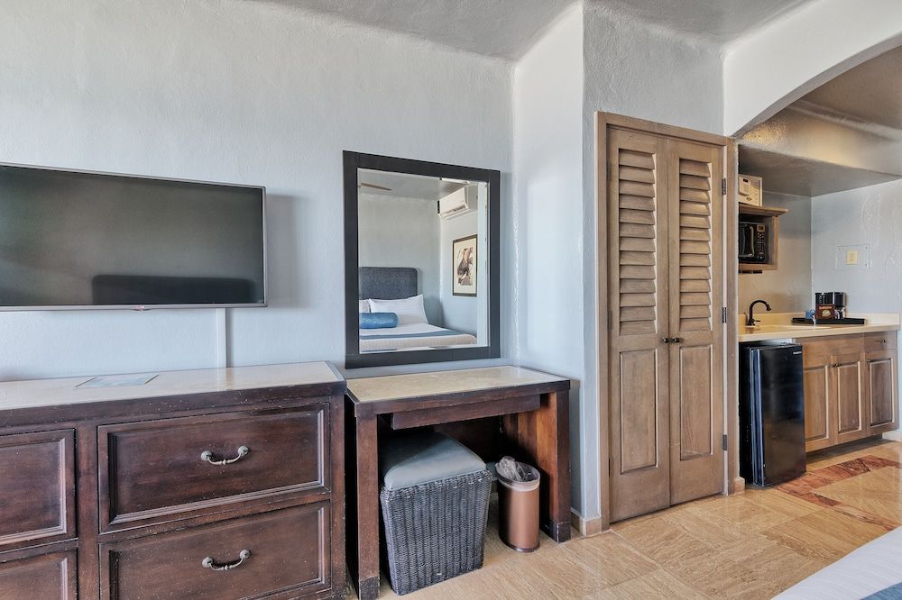 Peñasco del Sol Superior Suite Sea View with Balcony 2 Queen Beds 6