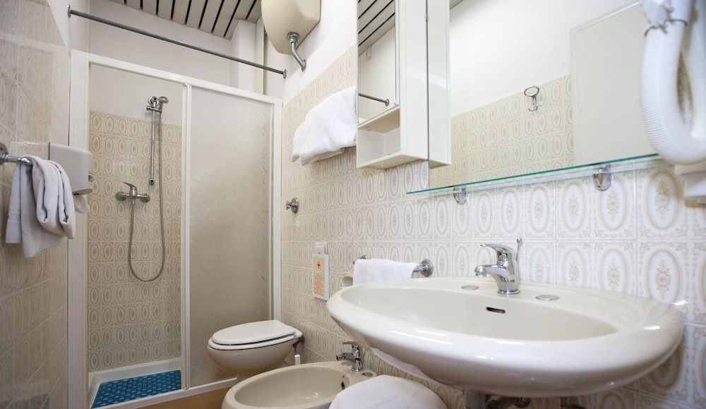 Hotel Vittoria & Orlandini Standard Twin Room 4