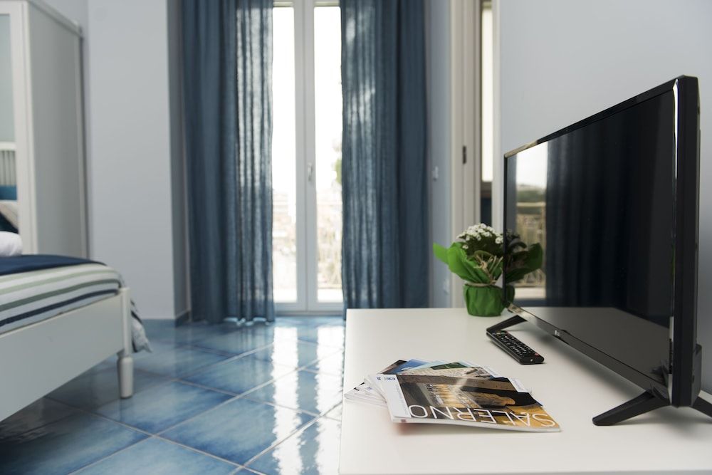 CAPRI B&B Deluxe Triple Room 15