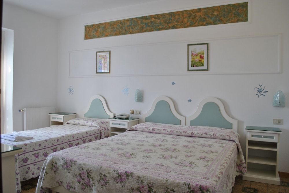 Economy Triple Room