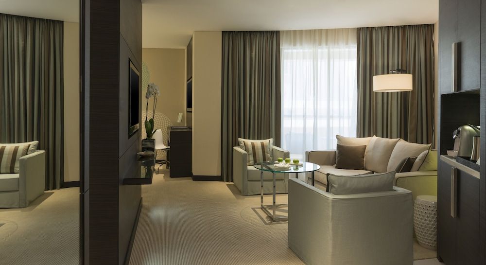 Le Royal Meridien Beach Resort And Spa Deluxe Room, Non Smoking (Balcony) 7