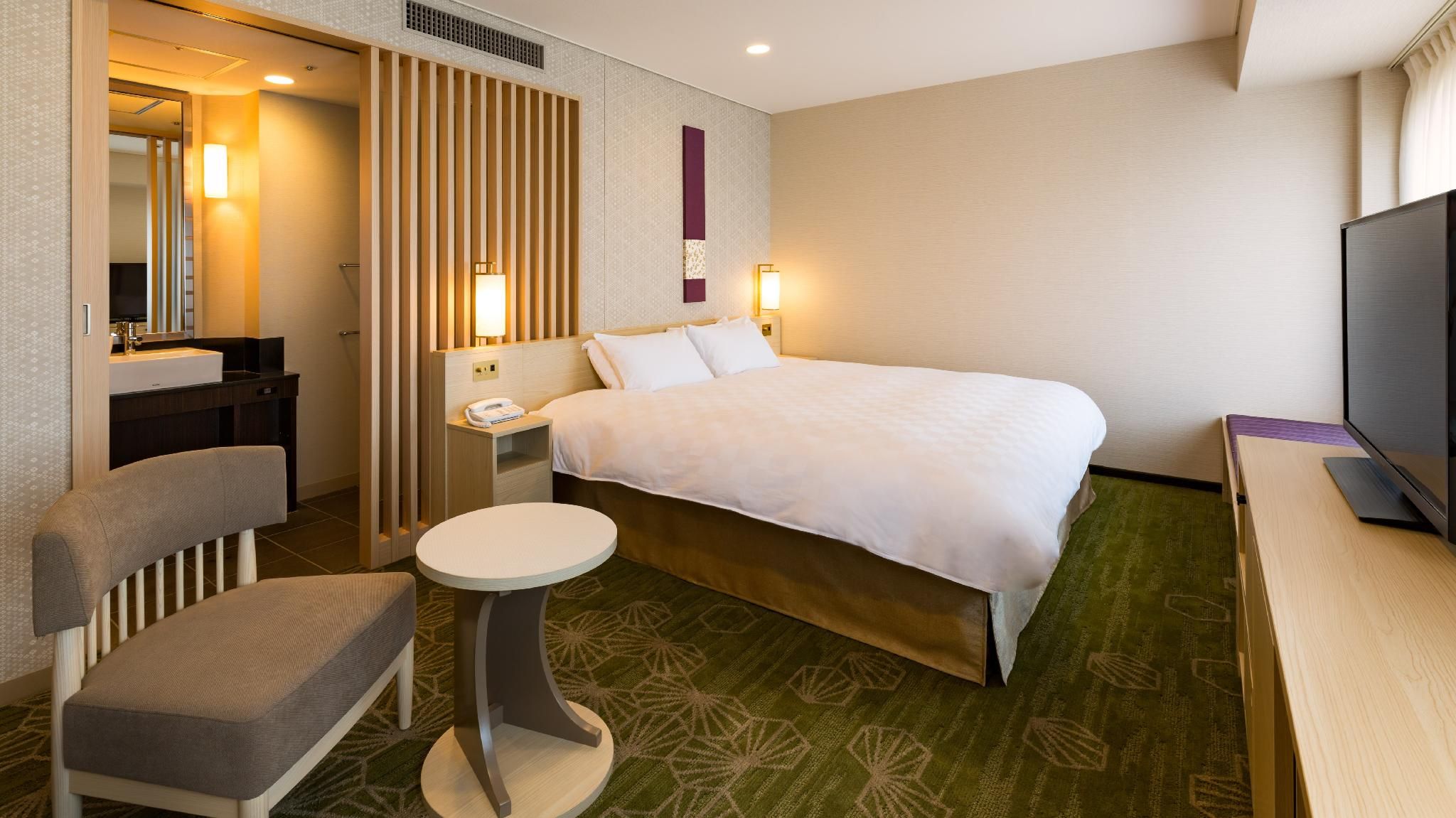 Deluxe King Room