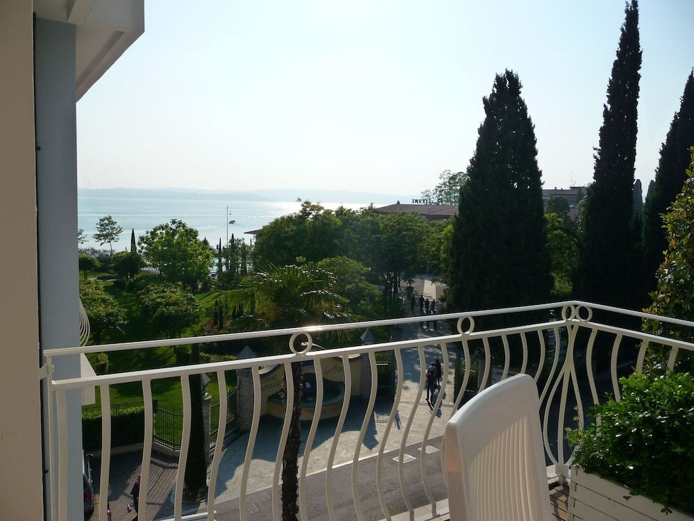 Double or Twin Room, Lake View