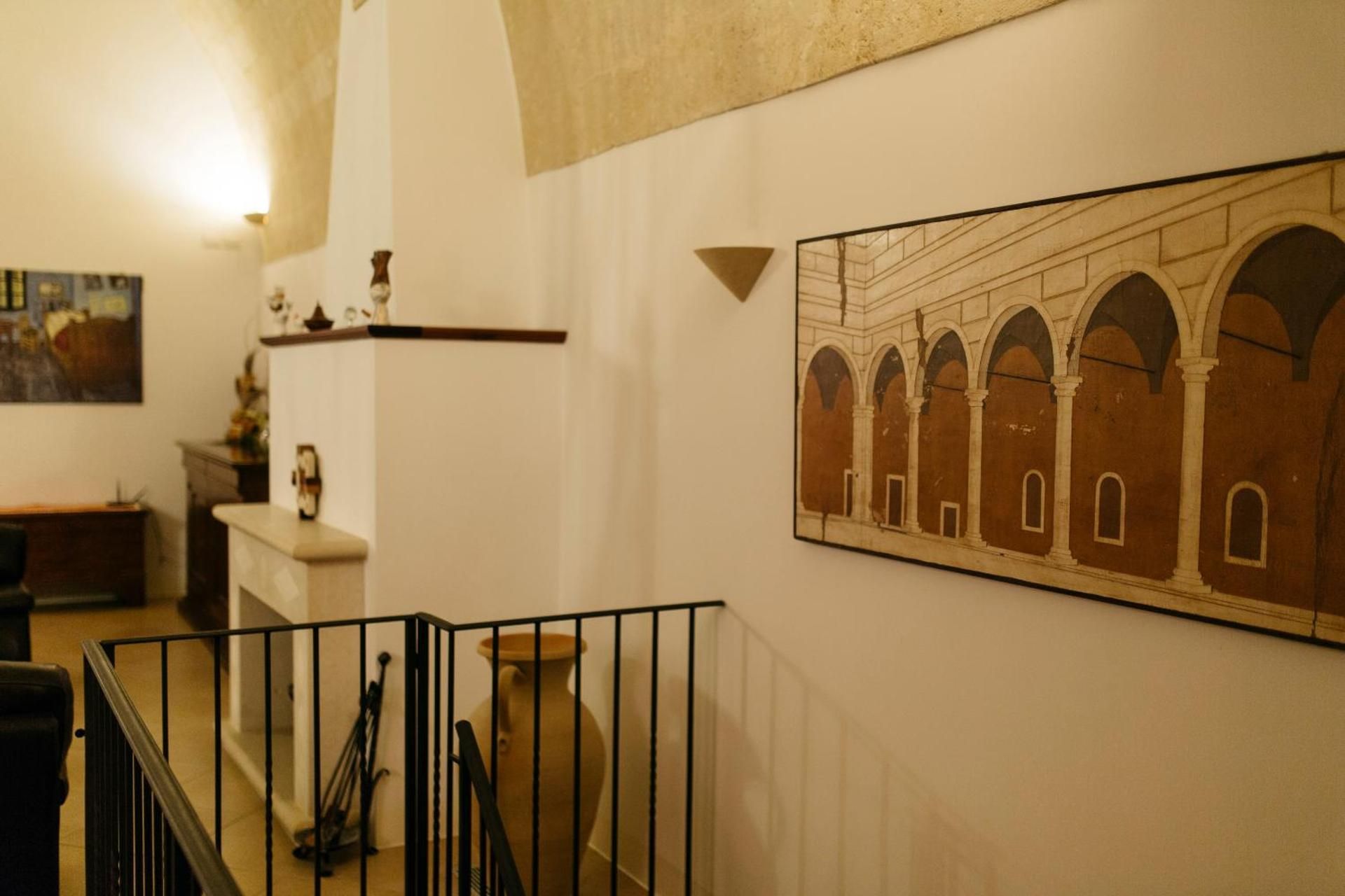 shared lounge/tv area