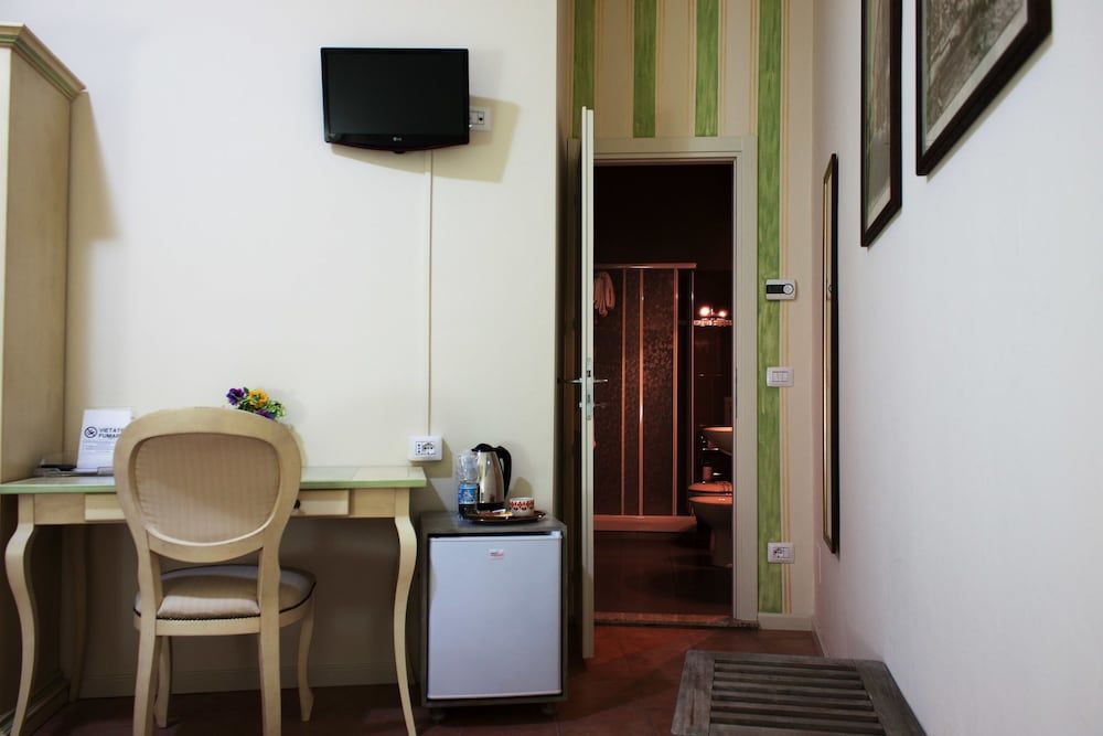 Camere Centro Storico Comfort Double Room Single Use, 1 Double Bed, Ensuite, Courtyard Area 7