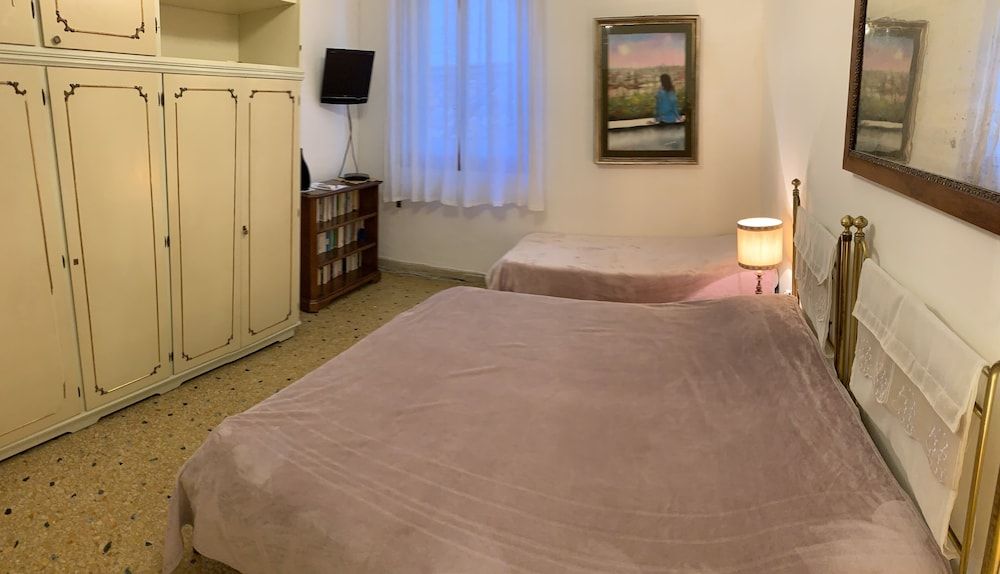 Princess Guest House Basic Room, 1 Bedroom, Non Smoking, Shared Bathroom 8