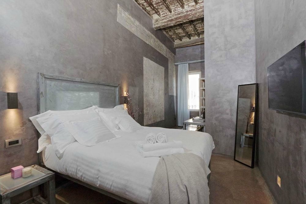 undefined Mama's Home Rome 10