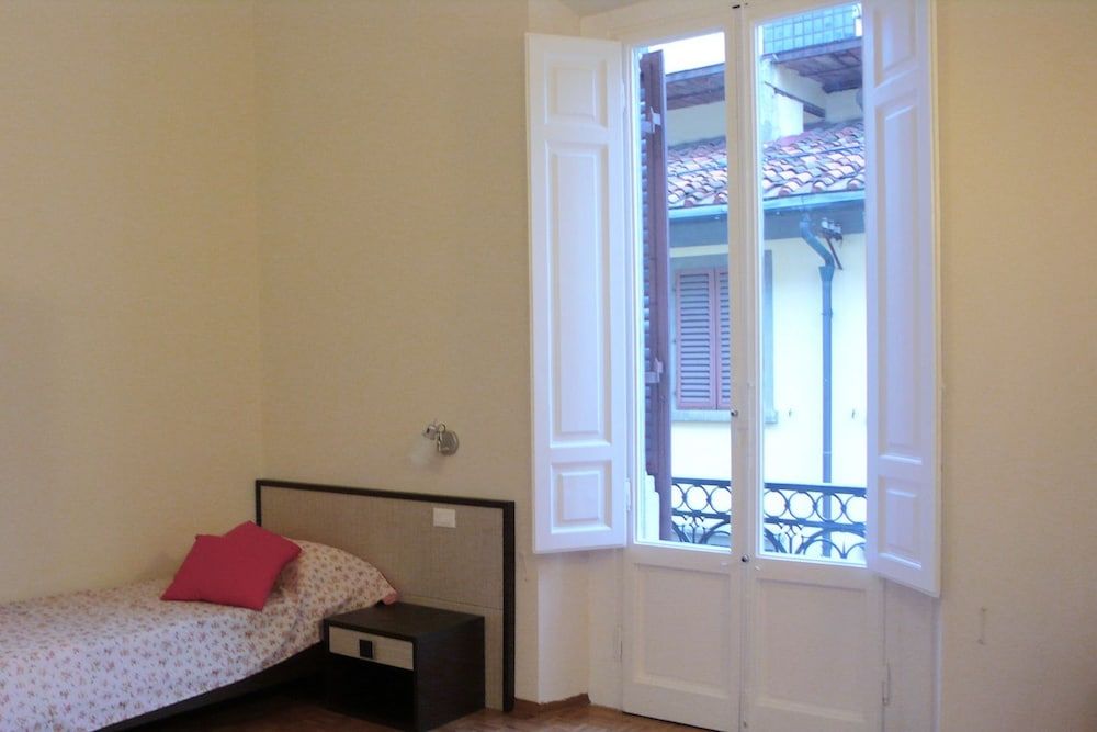 undefined B&B lady Florence 7