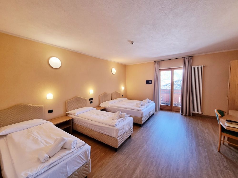 Family Room, Terrace, Mountain View