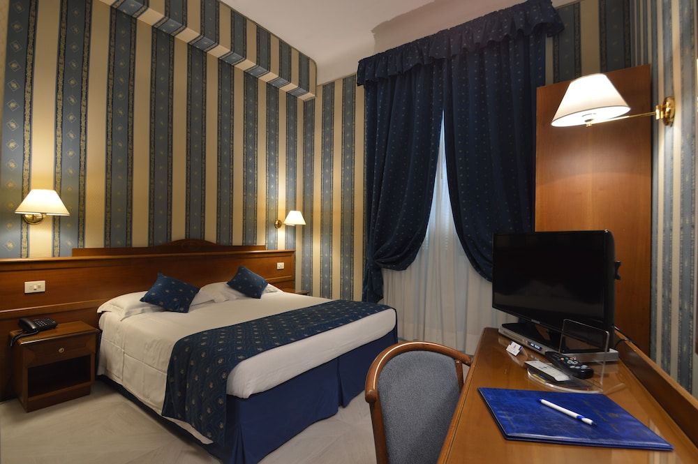 Hotel Montecarlo Superior Double or Twin Room (doccia idromassaggio) 2