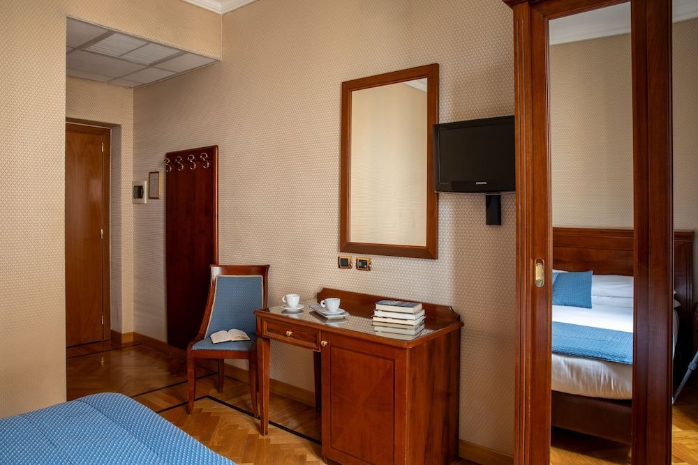 Hotel Montecarlo Superior Double or Twin Room (doccia idromassaggio) 6