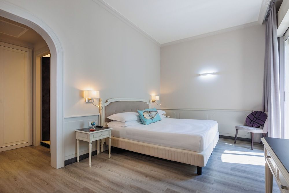 Deluxe Double or Twin Room, Balcony, Partial Sea View