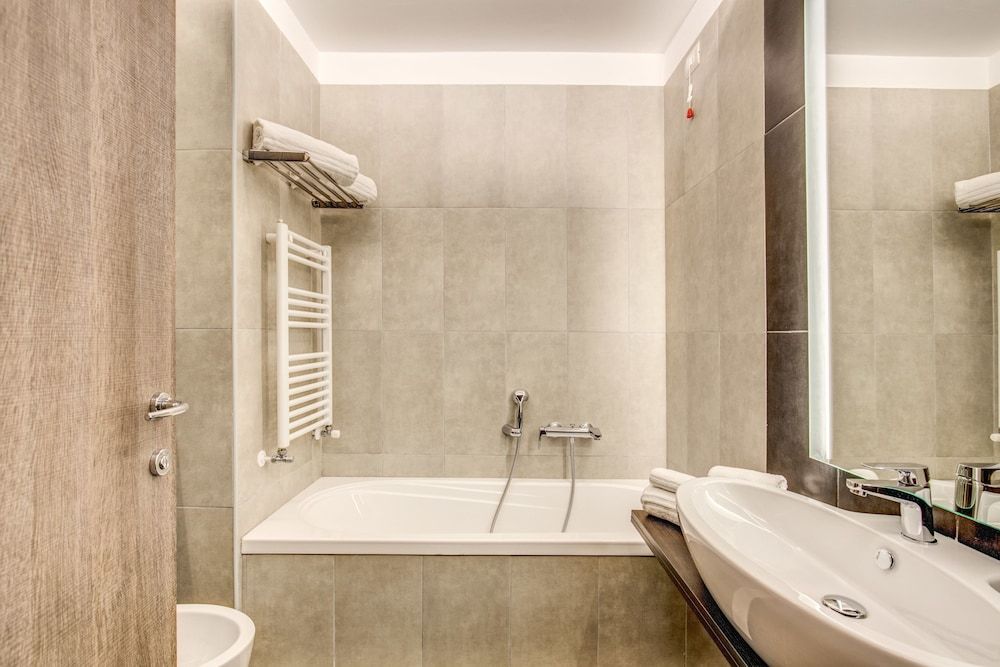 Warmthotel Superior Triple Room 9