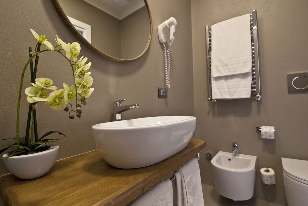 Seven Suites Standard Room 25