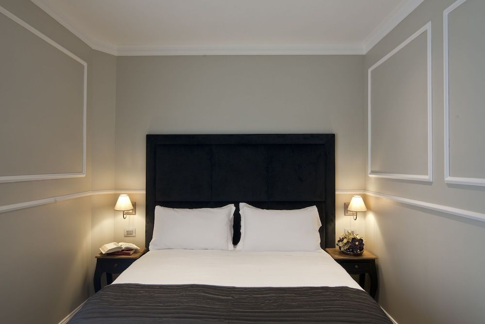 Seven Suites Standard Room 11