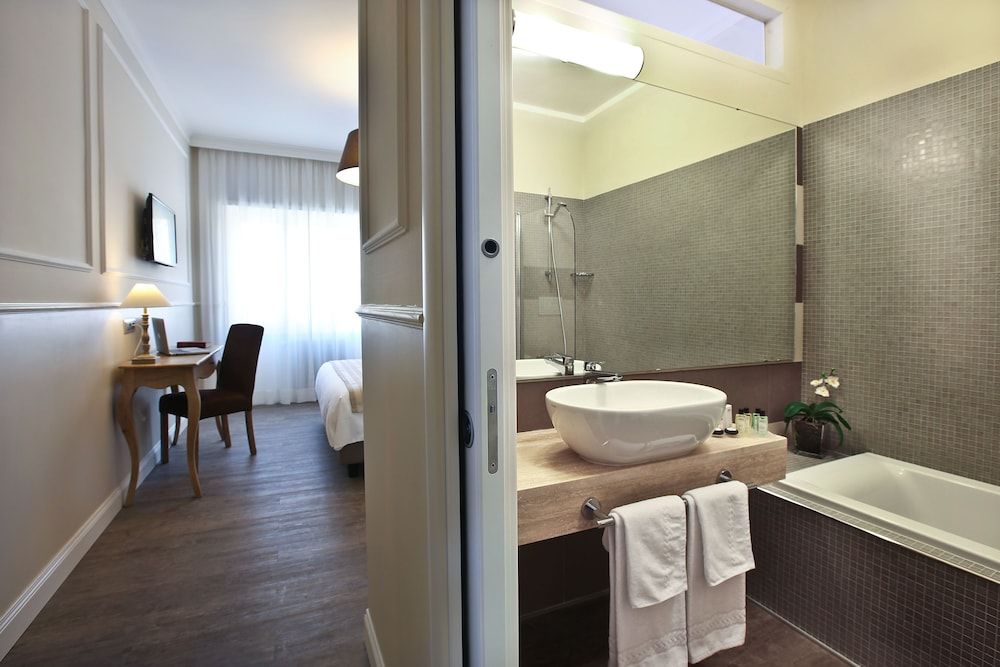 Seven Suites Standard Room 19