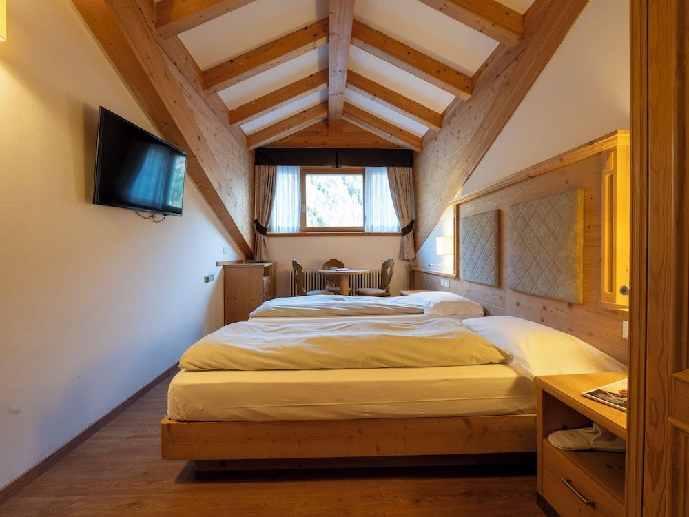 Family Room, 2 Bedrooms (3 Pax)