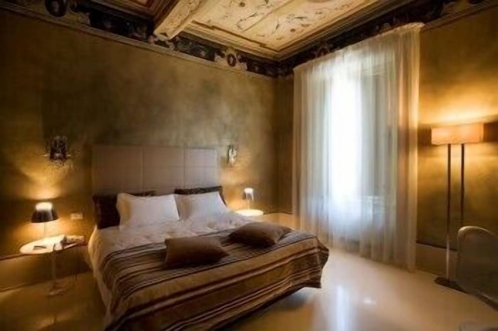Palazzo Bontadosi Hotel & Spa Superior Double Room 4