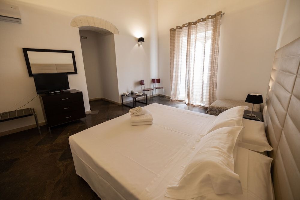 Hotel Villa del Lauro Superior Triple Room 2