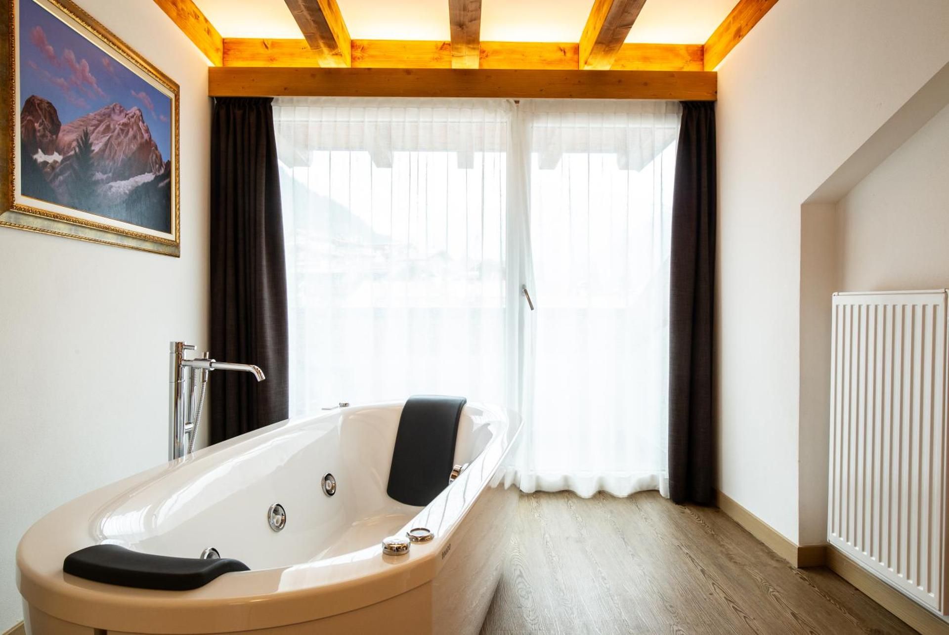 Two-Bedroom King Suite - Split Level