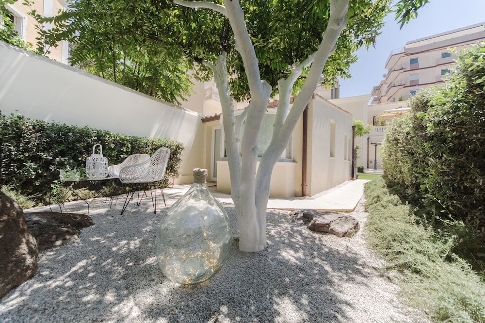 Hotel Villa Fanny Luxury Room, Jetted Tub (Garden) 3