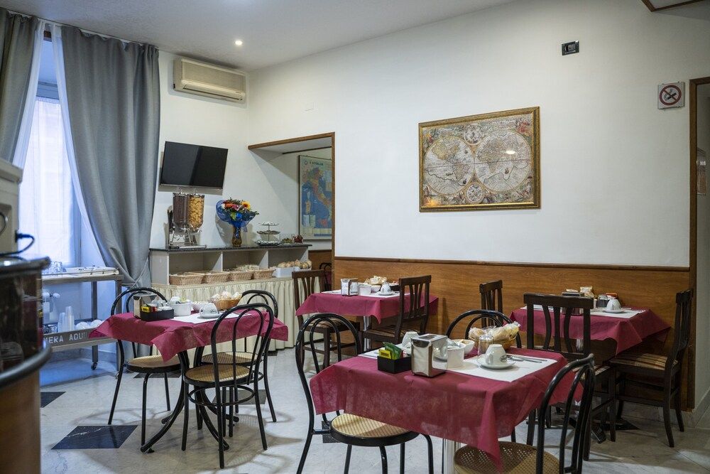 undefined Hotel Ferrarese Roma 7