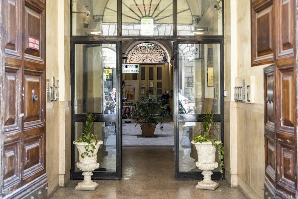 undefined Hotel Ferrarese Roma 6