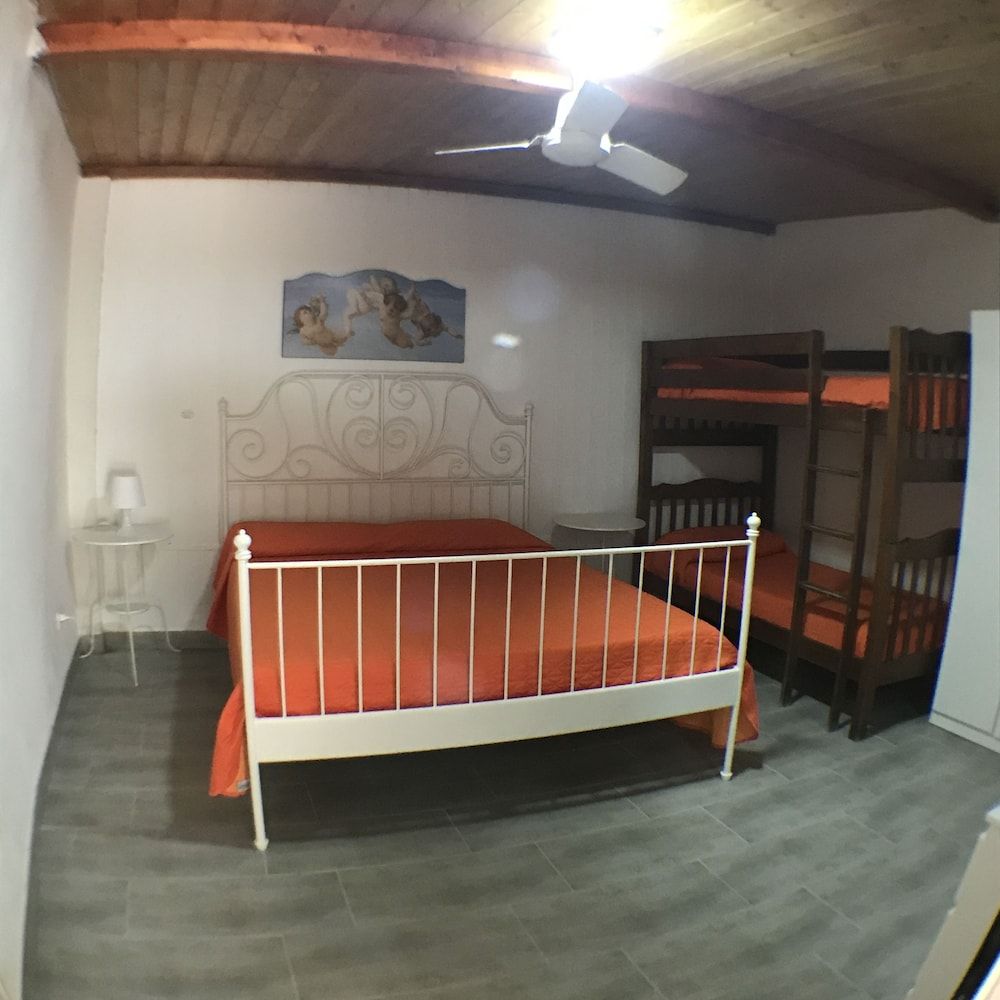 Standard Triple Room, Kitchenette