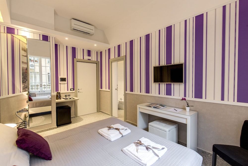 Grand Tour Rome Suites - Liberty Collection Deluxe Double Room 11