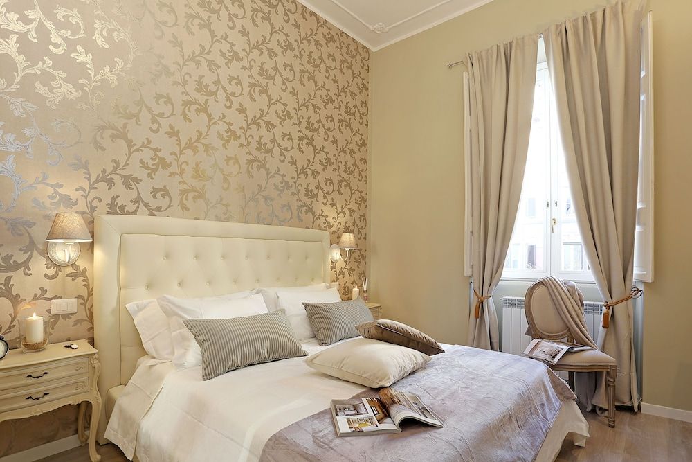Grand Tour Rome Suites - Liberty Collection Deluxe Double Room 9