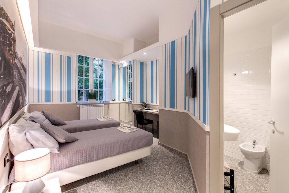 Grand Tour Rome Suites - Liberty Collection Deluxe Double Room 17